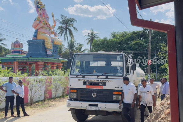 வெலிமடை பிரதேசசபை தவிசாளரால் எடுத்து செல்லப்பட்ட செங்கலடி பிரதேசசபையிலிருந்த நீர் பவுசர் வாகனம் | Pradeshiya Sabha Chairman Who Took The Vehicle