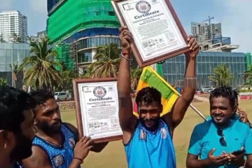 சாதனை நடைப்பயணம்; கொழும்பை அடைந்த இரட்டையர்கள்!