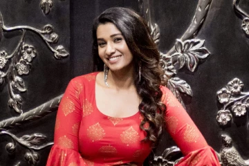 உள்ளாடை குறித்து  ஆபாசமாக கேள்வி கேட்ட ரசிகர் - தரமான பதிலடி கொடுத்த பிரியா பவானி ஷங்கர்