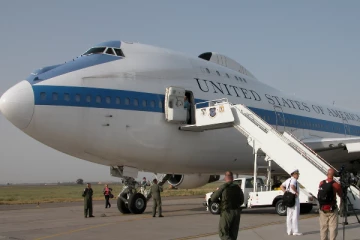 புடினுக்கு அஞ்சி பிரித்தானியாவுக்கு வந்த  பறக்கும் பென்டகன்!