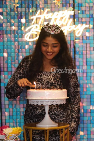 எதிர்நீச்சல் தொடர்கிறது சீரியல் புகழ் ஷெரின் தாராவுக்கு ஸ்பெஷல் டே... கொண்டாட்ட போட்டோஸ் இதோ | Ethirneechal Serial Sherin Birthday Celebration