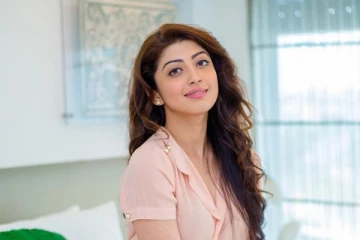 கர்ப்பகால புகைப்படத்தை வெளியிட்ட நடிகை பிரணிதா.. மகிழ்ச்சியுடன் போட்டோஷூட்