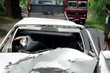 அதிகாலையில் கோர விபத்து - ஒருவர் பலி - ஒரே குடும்பத்தை சேர்ந்த பெண்கள் உட்பட மூவர் படுகாயம்