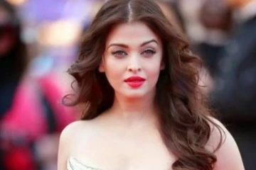 பல நூறு கோடிகளை தாண்டும் நடிகை ஐஸ்வர்யா ராய்யின் சொத்து மதிப்பு.. இவ்வளவா