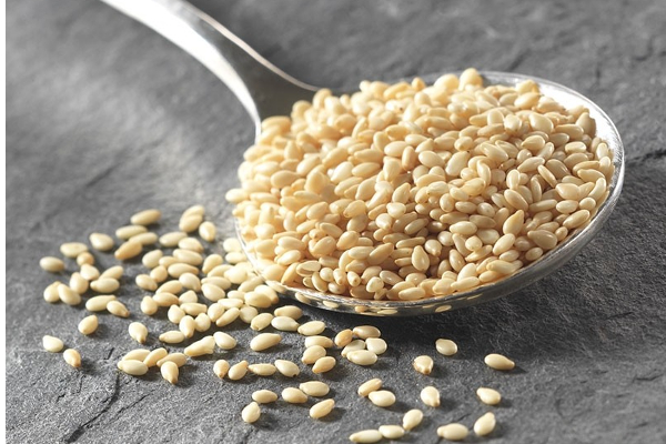 தினமும் மாரடைப்பு நோயாளிகள் எள் சாப்பிடலாமா? 2 டீஸ்புன் எள் சாப்பிட்டால் என்ன நடக்கும் தெரியுமா? | Having 2 Tbsp Sesame Seeds Daily Can Lower C