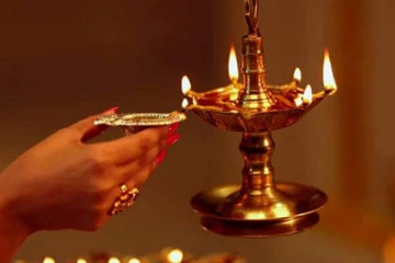 வீட்டில் ஜவ்வாது விளக்கு ஏற்றுவதால் உண்டாகும் பலன்கள்