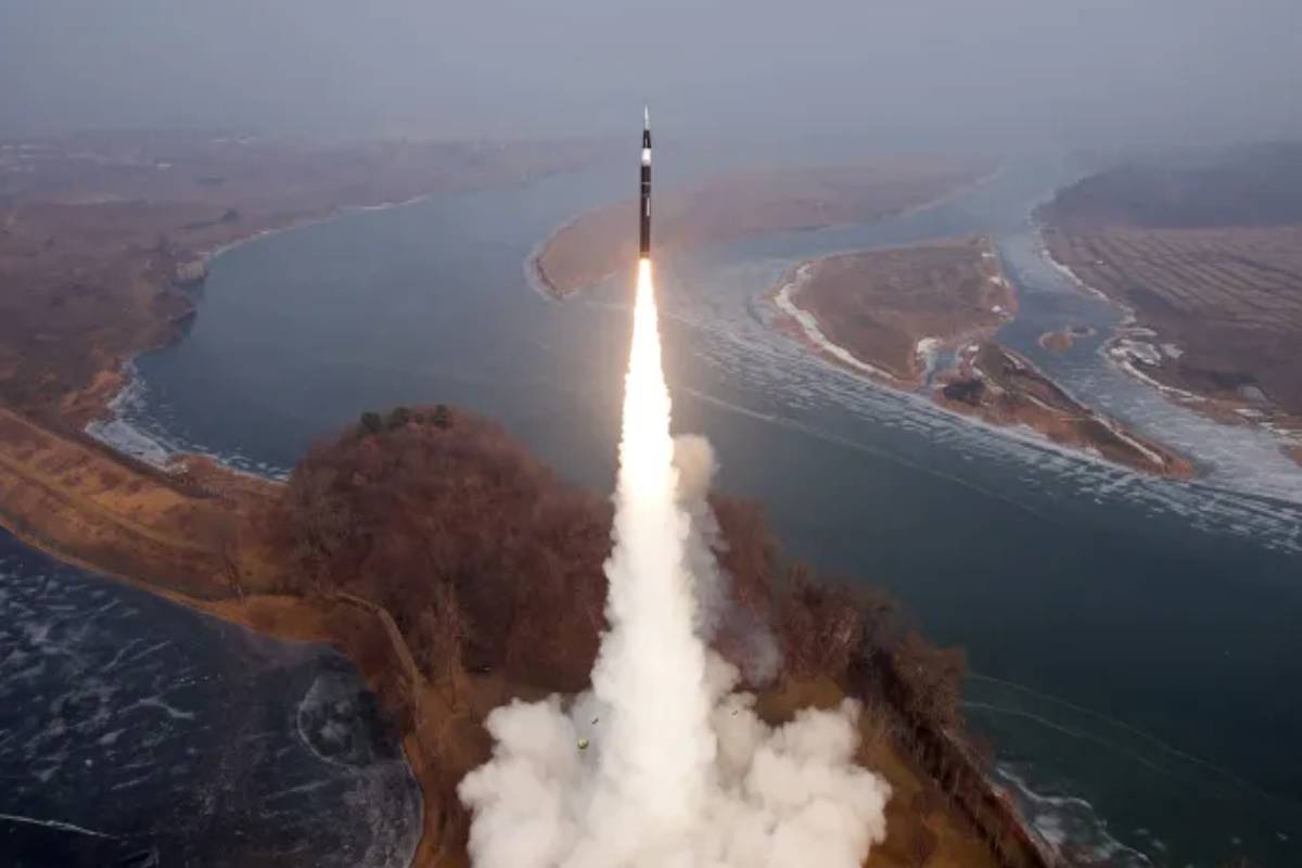 வடகொரியா மீண்டும் ஏவுகணை சோதனை | North Korea Conducts Another Missile Test வடகொரியா மீண்டும் ஏவுகணை சோதனை | North Korea Conducts Another Missile Test