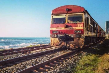 கரையோர ரயில் பாதையில் ரயில் தாமதம்