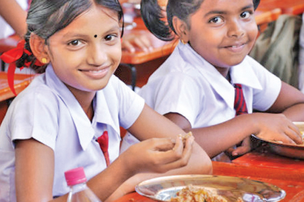 பிரபல பாடசாலையில் களவுபோகும் மாணவர்களின் மதிய உணவு ! | Srilanka Food Crisis