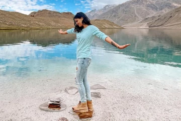 பிகினி உடையில் இளசுகளை அசரவைத்த 20 வயது நடிகை.. ஆனா இது கொஞ்சம் ஓவர் தான்