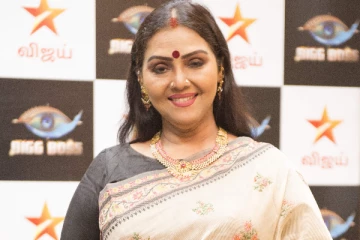 60 வயதில் குட்டை உடை தேவை தானா? பிரபலத்தை விளாசும் நெட்டிசன்கள்