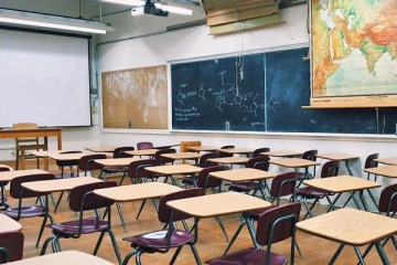 குழந்தைகளுக்கான பாடசாலையில் இடம் பெற்ற கத்திகுத்து; அறுவர் உயிரிழப்பு