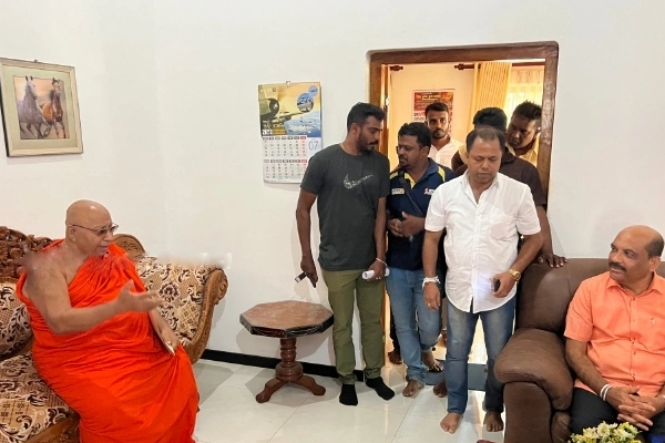 பெளத்த கிராமத்திற்குள் கிறிஸ்தவ மதகுருவோ, சைவ பூசகரோ தலம் அமைக்க விடுவார்களா ; தேரர் சீற்றம்! | This Was Never The Case During The Ltte