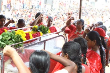 தென்னிந்தியத் திரையுலகில் அடுத்த அதிர்ச்சி.... திடீரென்று உயிரிழந்த பிரபல நடிகை!