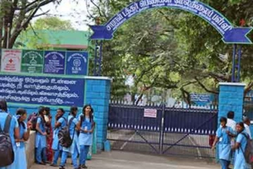 கொரோனா 2ம் அலை - தமிழகத்தில் மீண்டும் மூடப்படும் பள்ளிகள்? அதிர்ச்சி தகவல்