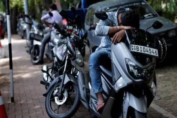 தின்னர் ஊற்றி மோட்டார் சைக்கிள் ஓடுபவரா நீங்கள்? இலங்கையில் ஒருவருக்கு ஏற்பட்ட நிலை