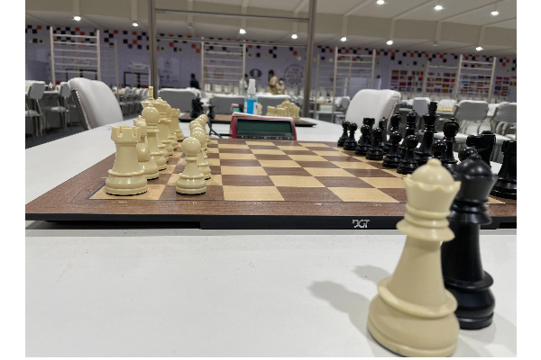 செஸ் ஒலிம்பியாட் : ஒரு செஸ் போர்டின் விலை இவ்வளவா! அப்படி என்ன ஸ்பெஷல் தெரியுமா? | Nertharland Electronic Chess Board Price