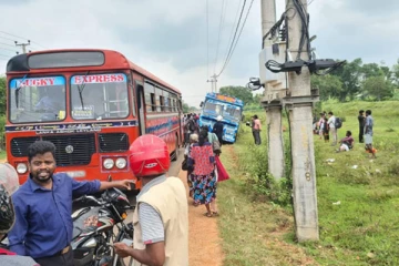 வவுனியாவில் போட்டி போட்டு ஓடியதில் இடம் பெற்ற பாரிய விபத்து