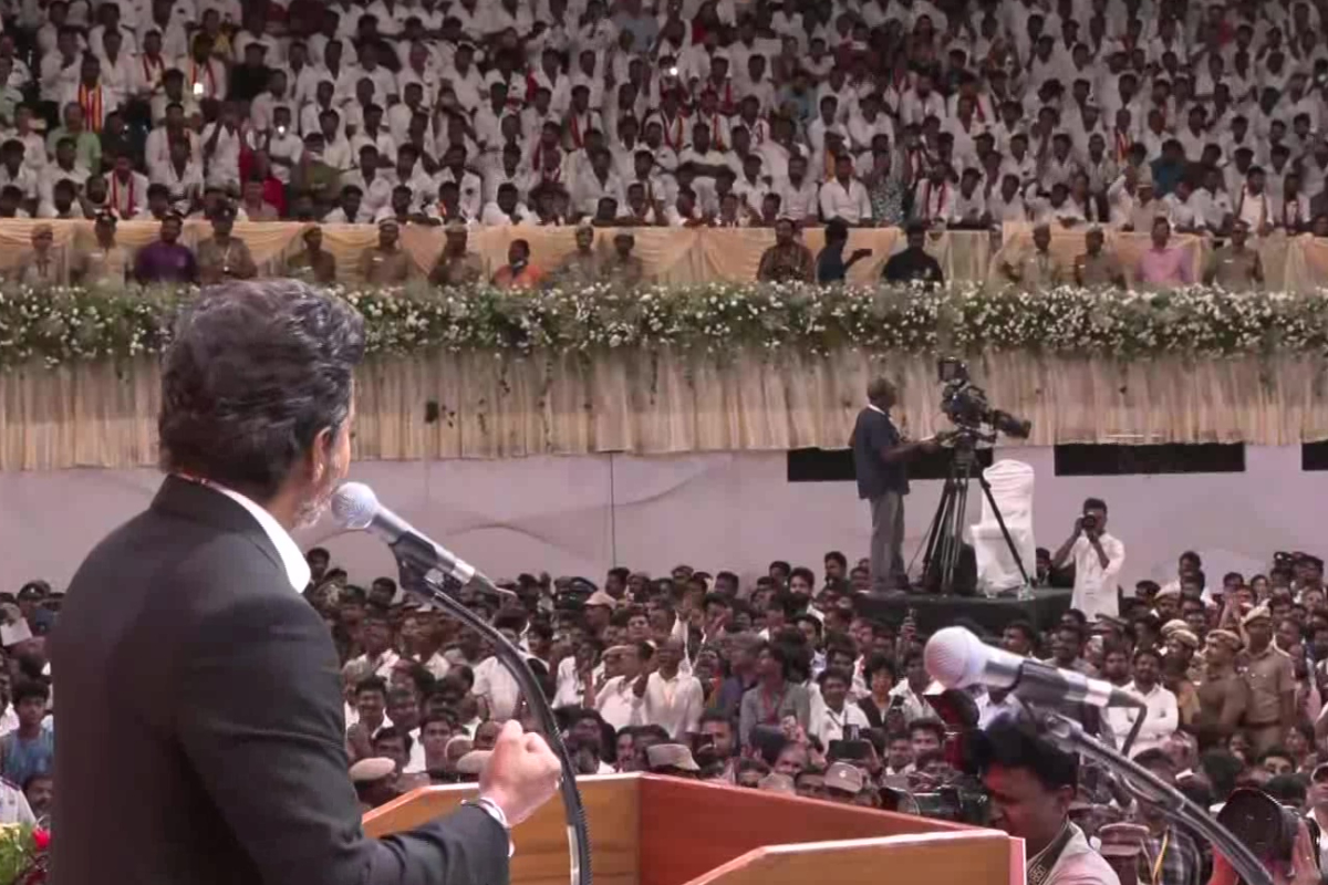 சாத்தியமற்ற வாக்குறுதி தந்து ஏமாற்ற மாட்டேன்...! முதல் உரையில் உறுதியளித்த முதலமைச்சர் விஜய் | Cm Vijays First Speech After Swearing In Tn