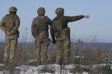 அதிரடி தாக்குதலில் இறங்கிய உக்ரைன்! ரஷ்யா  இராணுவ வாகனங்கள் தகர்ப்பு