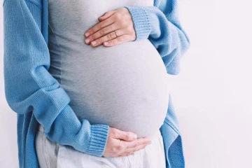 கர்ப்பிணி பெண் தலையில் ஆணி அடித்து அரங்கேறிய சித்ரவதை! எதற்காக தெரியுமா?