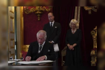 பிரிட்டன் மன்னராக சார்லஸ் அதிகாரப்பூர்வமாக பதவியேற்பு(Video)