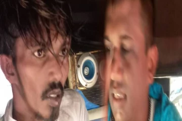 பெண்ணிடம் வழிப்பறிகொள்ளை; மடக்கிப்பிடித்த இளைஞர்கள் நையப்புடைப்பு!(Photos)