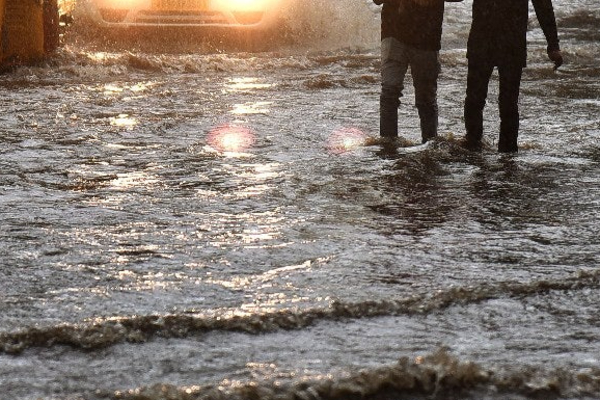 யாழ் மாவட்டத்தில் 100 மில்லிமீற்றருக்கும் அதிகமான பலத்த மழை | Heavy Rainfall Exceeding 100 Mm In The Jaffna யாழ் மாவட்டத்தில் 100 மில்லிமீற்றருக்கும் அதிகமான பலத்த மழை | Heavy Rainfall Exceeding 100 Mm In The Jaffna