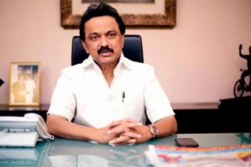 தூத்துக்குடி துப்பாக்கி சூட்டில் இறந்தவர்களின் குடும்பத்தினருக்கு அரசு பணி வழங்கினார் முதல்வர்