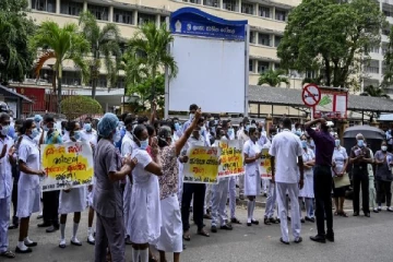 சுகாதார ஊழியர்களின் பணிபகிஷ்கரிப்பு - நீதிமன்றம் விதித்தது தடை