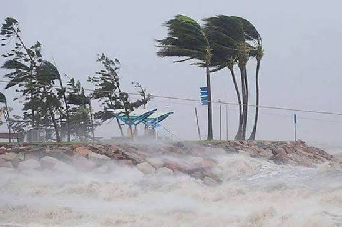மணிக்கு 70 கி.மீ வேகத்தில் பலத்த காற்று! கடற்றொழிலாளர்களுக்கு விடுக்கப்பட்டுள்ள எச்சரிக்கை | Strong Winds At 70 Km Warning Issued To Fishermen மணிக்கு 70 கி.மீ வேகத்தில் பலத்த காற்று! கடற்றொழிலாளர்களுக்கு விடுக்கப்பட்டுள்ள எச்சரிக்கை | Strong Winds At 70 Km Warning Issued To Fishermen