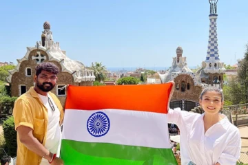 சுகந்திர தினத்தன்று ஸ்பெயினில் கெத்து காட்டிய நயன்தாரா - விக்னேஷ் சிவன்!