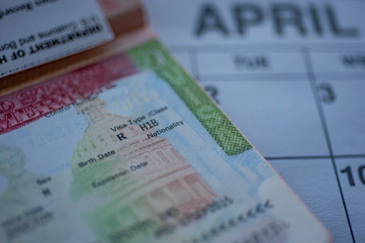 H-1B விசா கட்டண உயர்வு சட்டவிரோதம்: ட்ரம்பிற்கு இன்னொரு கடும் பின்னடைவு | Trump Fee H 1B Visas Unlawful H-1B விசா கட்டண உயர்வு சட்டவிரோதம்: ட்ரம்பிற்கு இன்னொரு கடும் பின்னடைவு | Trump Fee H 1B Visas Unlawful