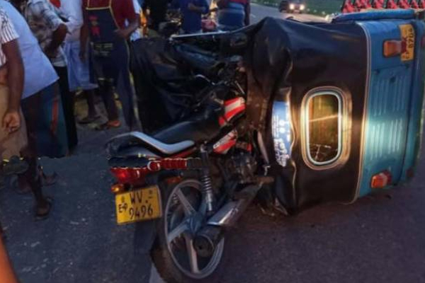 காரைதீவு எல்லையில் பாரிய விபத்து: சிறுமிக்கு நேர்ந்த விபரீதம் | Akkaraipattu Three Wheeler Accident Child Girl காரைதீவு எல்லையில் பாரிய விபத்து: சிறுமிக்கு நேர்ந்த விபரீதம் | Akkaraipattu Three Wheeler Accident Child Girl