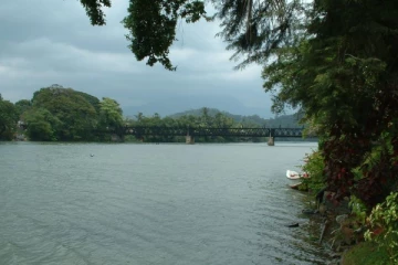 மகாவலி கங்கை பெருக்கெடுத்துள்ளதால் வீதிகளுக்கு பூட்டு