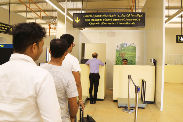 திருமணத்திற்கு இந்தியா செல்ல முயன்றவர் யாழ் விமான நிலையத்தில் கைது | Man Arrested At Jaffna Airport Travel India