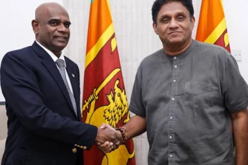 சஜித்துடன் கைகோர்த்த முன்னாள் இராணுவத் தளபதி!