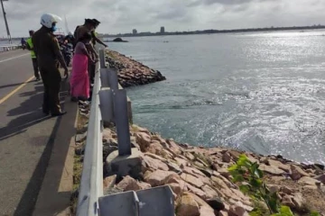 பண்ணைக் கடலில் தவறி விழுந்தர இளைஞர் சடலமாக மீட்பு