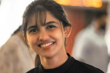 சென்சேஷனல் நடிகை மமிதா பைஜூவின் பள்ளி பருவ புகைப்படம்.. எப்படி இருக்கிறார் பாருங்க