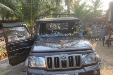 அடையாளம் தெரியாதவர்களால் கெப் வண்டிக்கு தீ வைப்பு:பொலிஸார் விசாரணை (Photos)