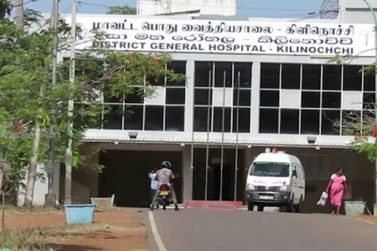 கிளிநொச்சியில் துயரம் : மின்சாரம் தாக்கி இளைஞன் பலி | Youth Dies After Being Electrocuted In Kilinochchi கிளிநொச்சியில் துயரம் : மின்சாரம் தாக்கி இளைஞன் பலி | Youth Dies After Being Electrocuted In Kilinochchi