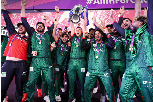 ILT20 தொடர் - முதல்முறையாக சாம்பியன் பட்டம் வென்ற சாம் கரனின் DV அணி | Sam Curran Desert Vibers Wom Maiden Ilt20 Cup