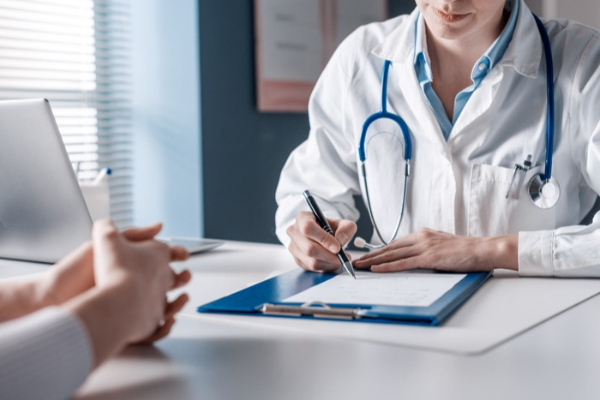 கோழி கிறுக்கல் செய்யும் மருத்துவர்களுக்கு எச்சரிக்கை! | Doctors Warned Unclear Signature Prescriptions கோழி கிறுக்கல் செய்யும் மருத்துவர்களுக்கு எச்சரிக்கை! | Doctors Warned Unclear Signature Prescriptions