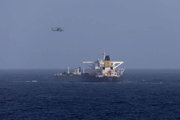 வெனிசுலாவில் இருந்து கைப்பற்றப்பட்ட கச்சா எண்ணெய்... விற்க முடிவு செய்த ட்ரம்ப் | Sell Oil Seized From Venezuela