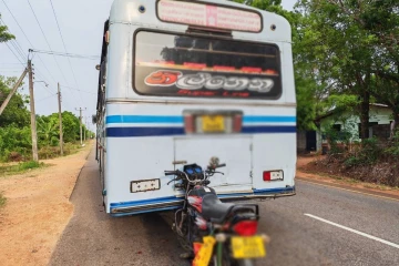 திருகோணமலையில் விபத்து: பேருந்தின் பின்னால் மோதிய மோட்டார் சைக்கிள் சாரதி படுகாயம்