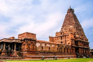 தமிழனின் தஞ்சை பெரியக் கோவிலின் தொழில்நுட்ப ரகசியம் - விஞ்ஞானத்திற்கே விடை தெரியாத மர்மம்!