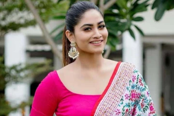 கண்ணுக்கு லென்ஸ்.. கருப்பு உடையில் கவர்ச்சி புகைப்படத்தை வெளியிட்ட ஷிவானி