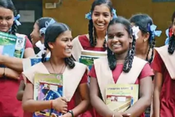 ஆல்பாஸ் எதிரொலி- நாளை முதல் 9, 10, 11ம் வகுப்பு மாணவர்கள் பள்ளிக்கு வர வேண்டாம் - பள்ளிக்கல்வித்துறை