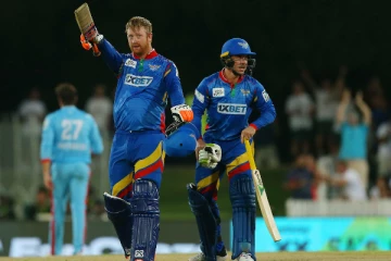 சிக்ஸர் மழை! 43 பந்துகளில் சதம் விளாசிய வீரர்..டி20யில் 254 ஓட்டங்கள் எடுத்த அணி