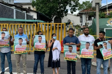 ரஞ்சன் ராமநாயக்கவை விடுதலை செய்ய கோரி வெலிக்கடை சிறைச்சாலை முன் போராட்டம் (Video)